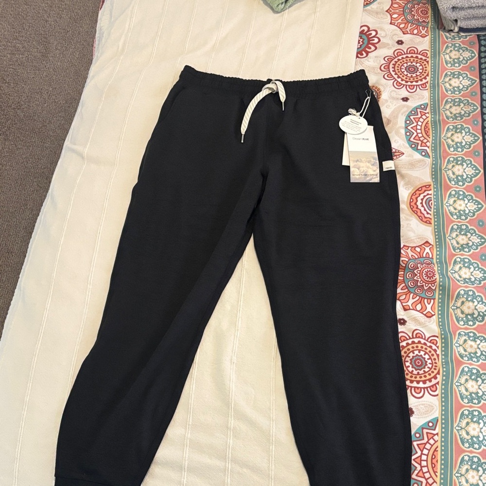 Vuori Black Ankle Pants